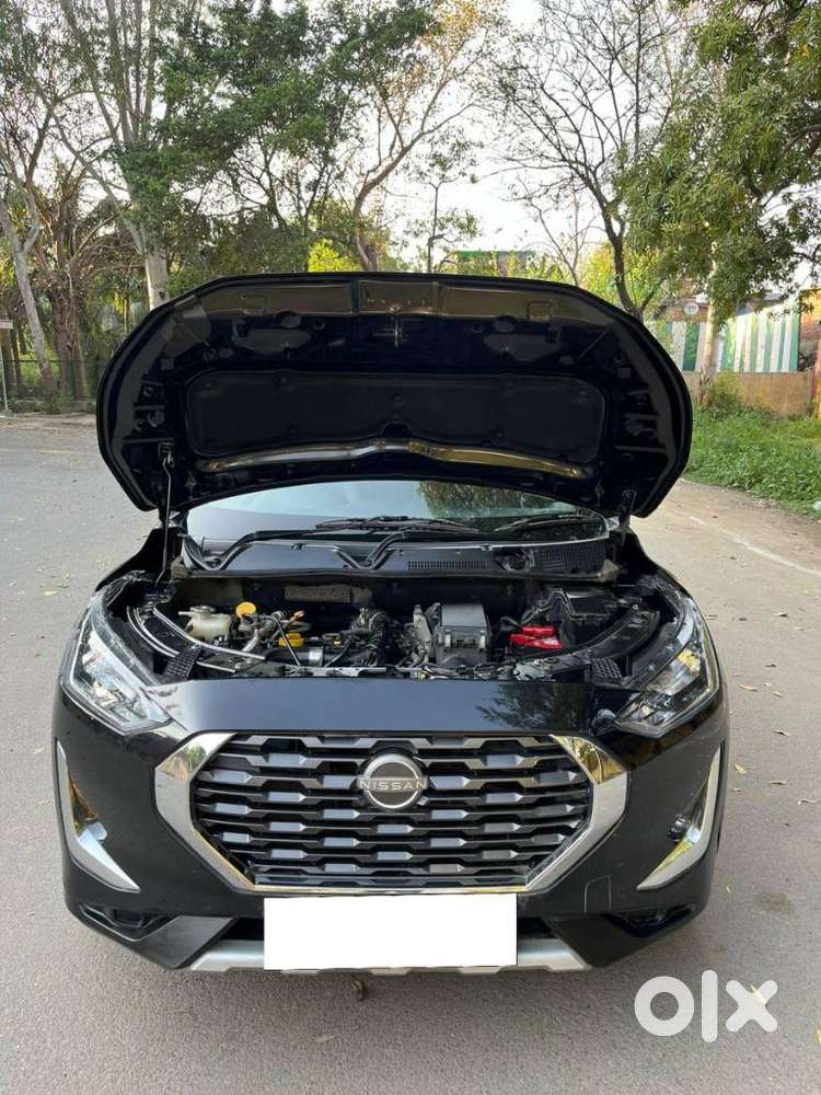 Nissan Magnite 1.0 Xv Premium, 2022, Petrol