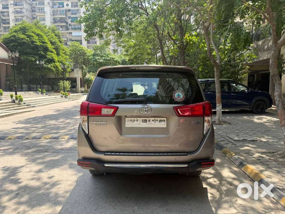 Toyota Innova Crysta 2022 Diesel Car - Well Maintained