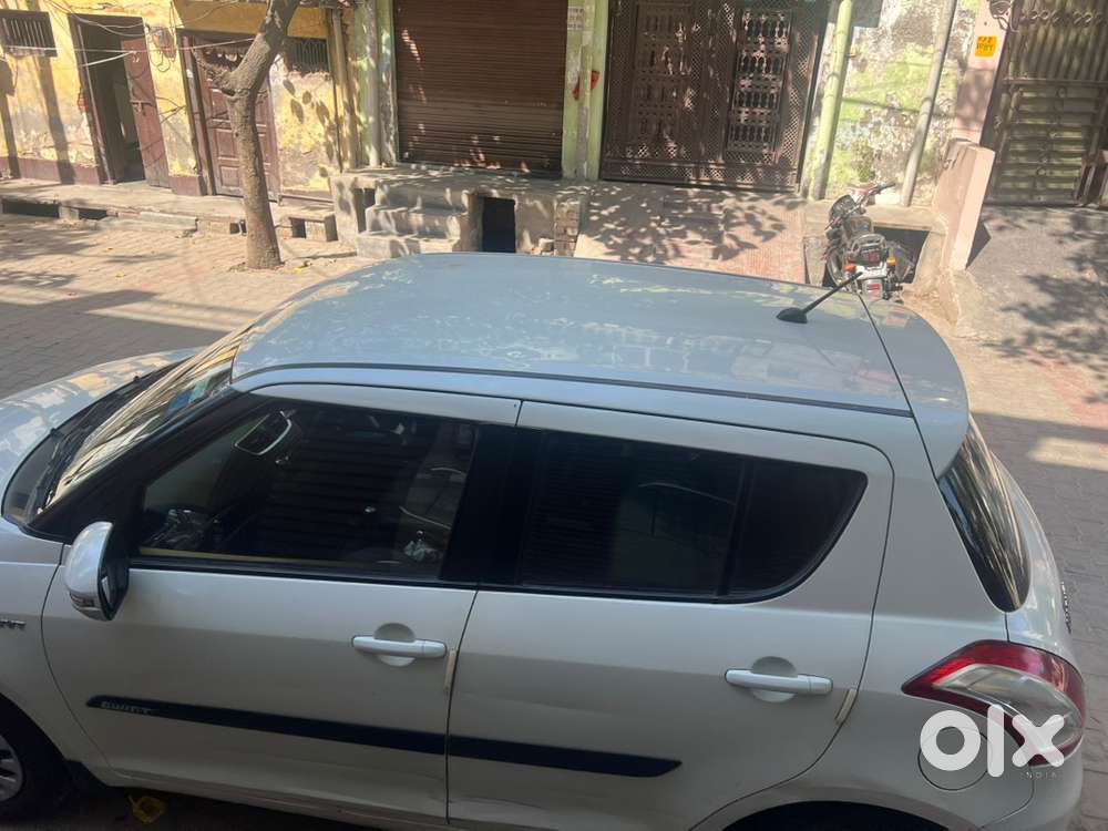 Maruti Suzuki Swift Vxi Petrol+manual