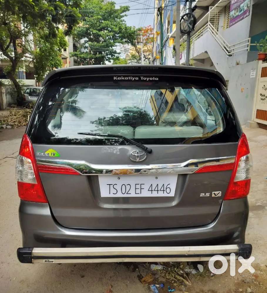 Toyota Innova 2.5 V 2014