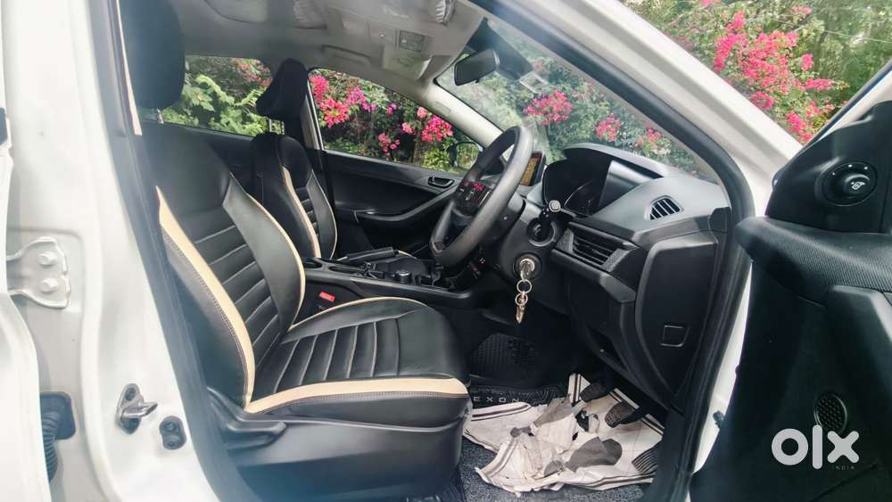 Tata Nexon Smart Plus1.2 Revotron Petrol 5 Mt, 2024, Petrol