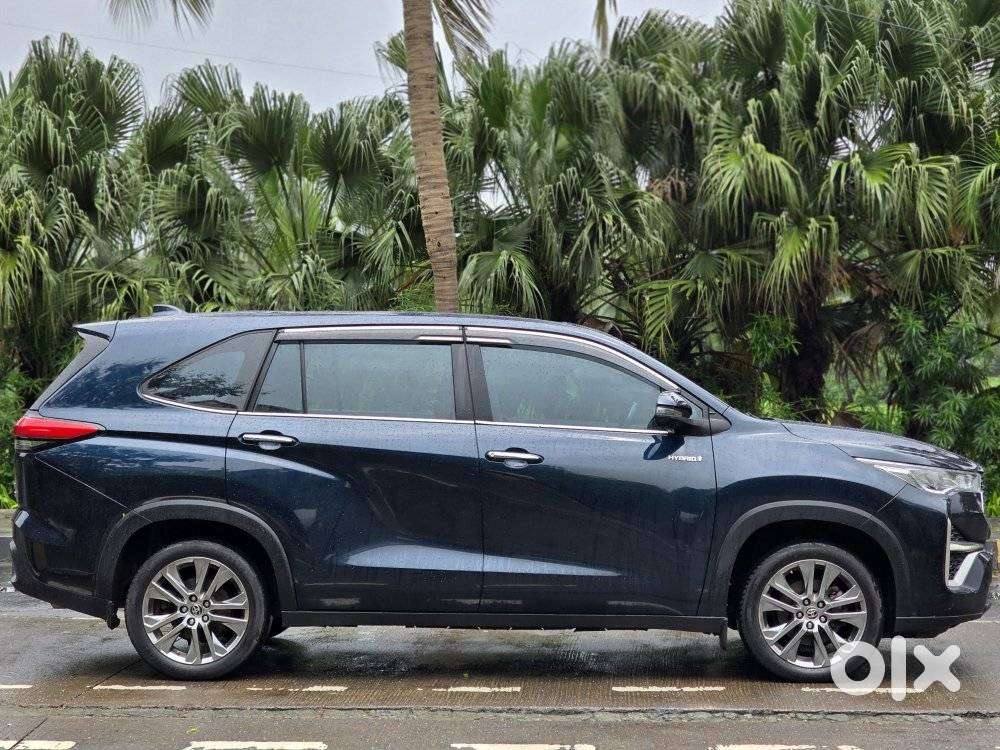 Toyota Innova Hycross 2.0 Zx (o) Hybrid 7 Str, 2023, Petrol