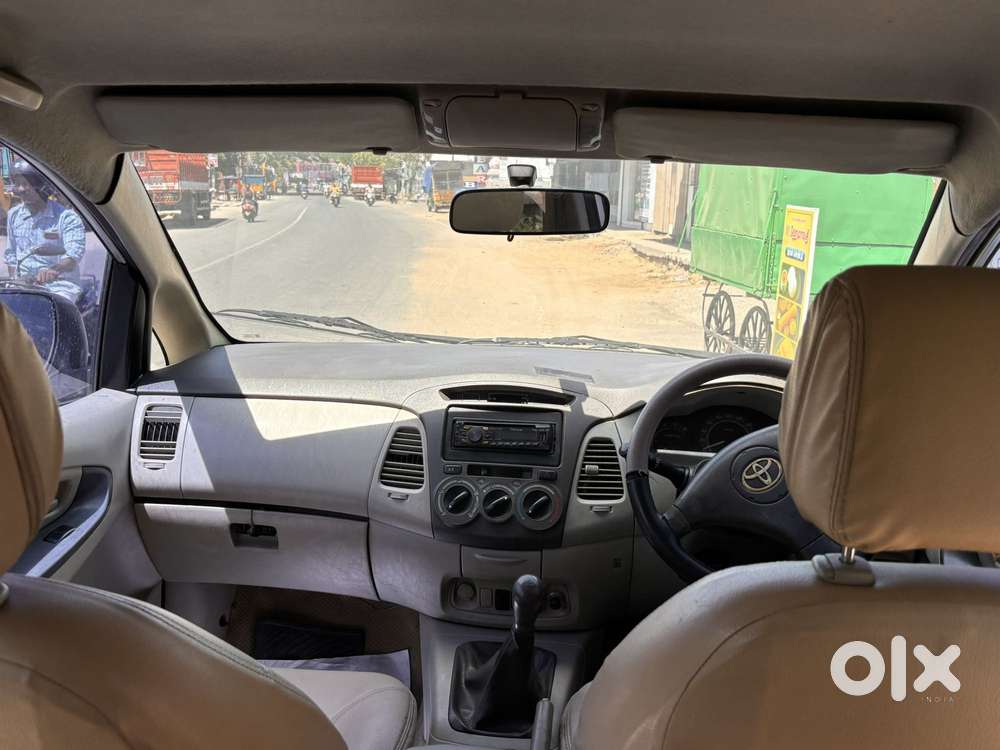 Toyota Innova 2004-2011 2.5 G4 Diesel 8-seater, 2011, Diesel