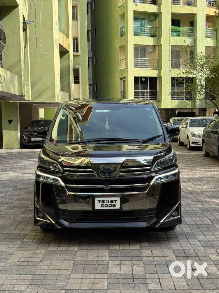 Toyota Vellfire 2.5 Executive Lounge, 2020, Petrol