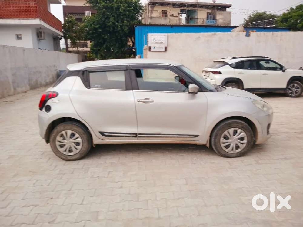 Maruti Suzuki Swift Vxi, 2022, Petrol