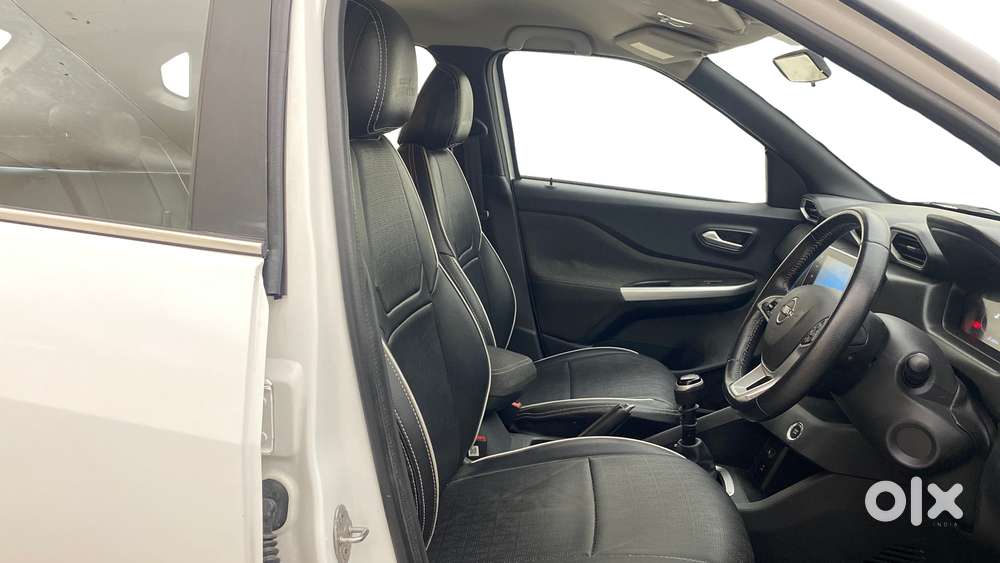 Nissan Magnite 1.0 Xv Premium, 2021, Petrol