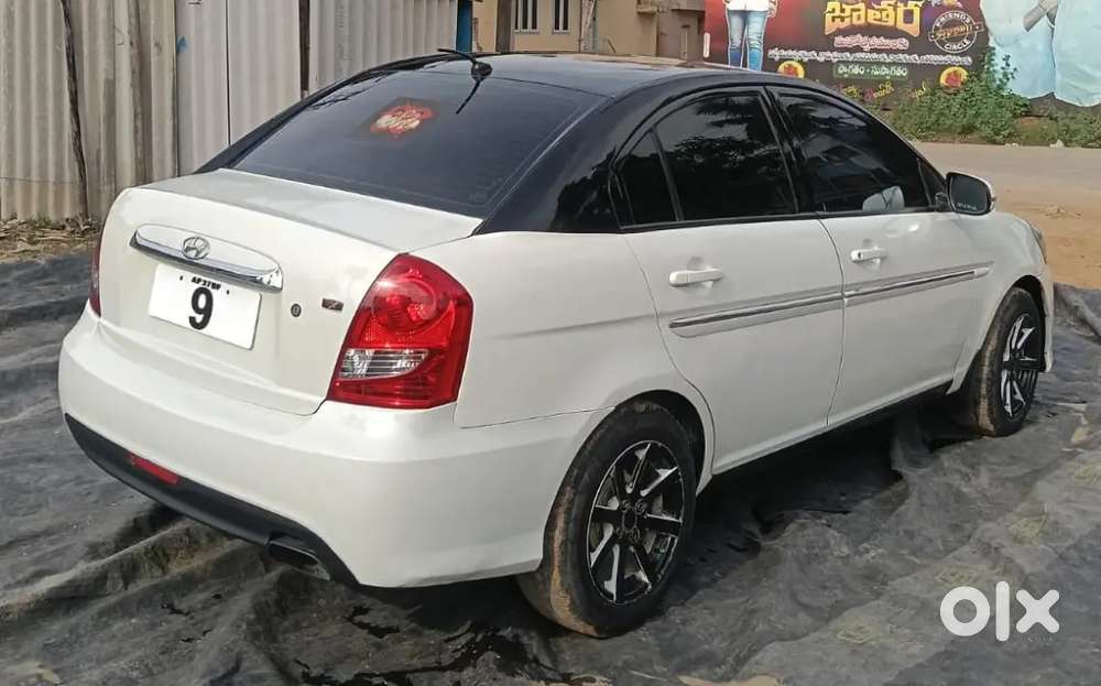 Hyundai Verna 2011 Single Number 9