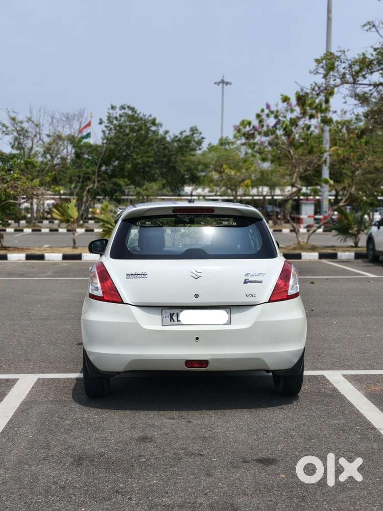 Maruti Suzuki Swift 1.2 Vxi Deca Limited Edition, 2017, Petrol