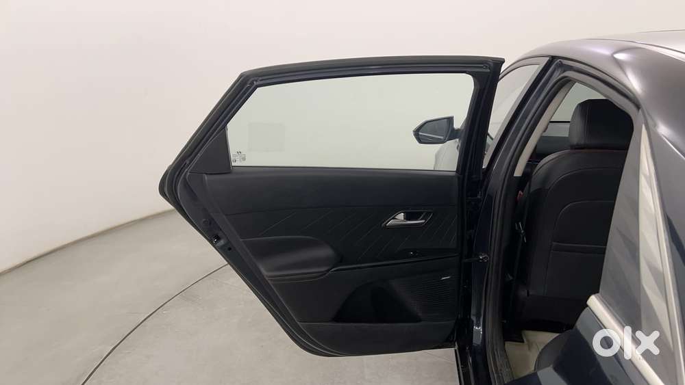 Hyundai Verna 1.5 Sx (o) Turbo Petrol Dct, 2023, Petrol