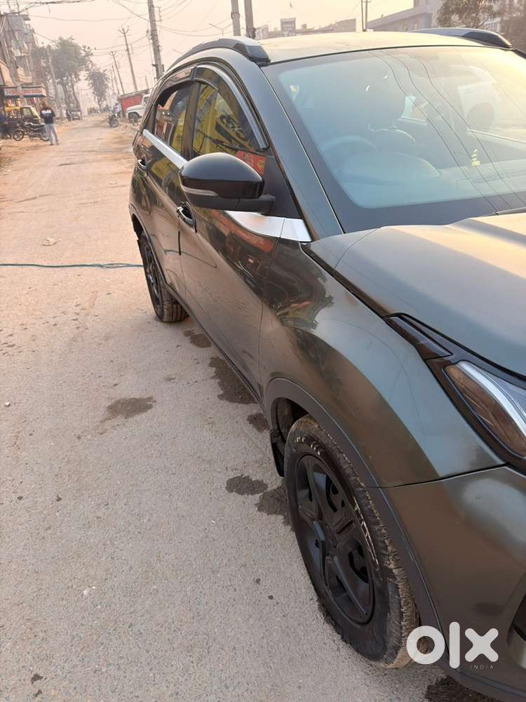 Tata Nexon Petrol 2020 Green 75000