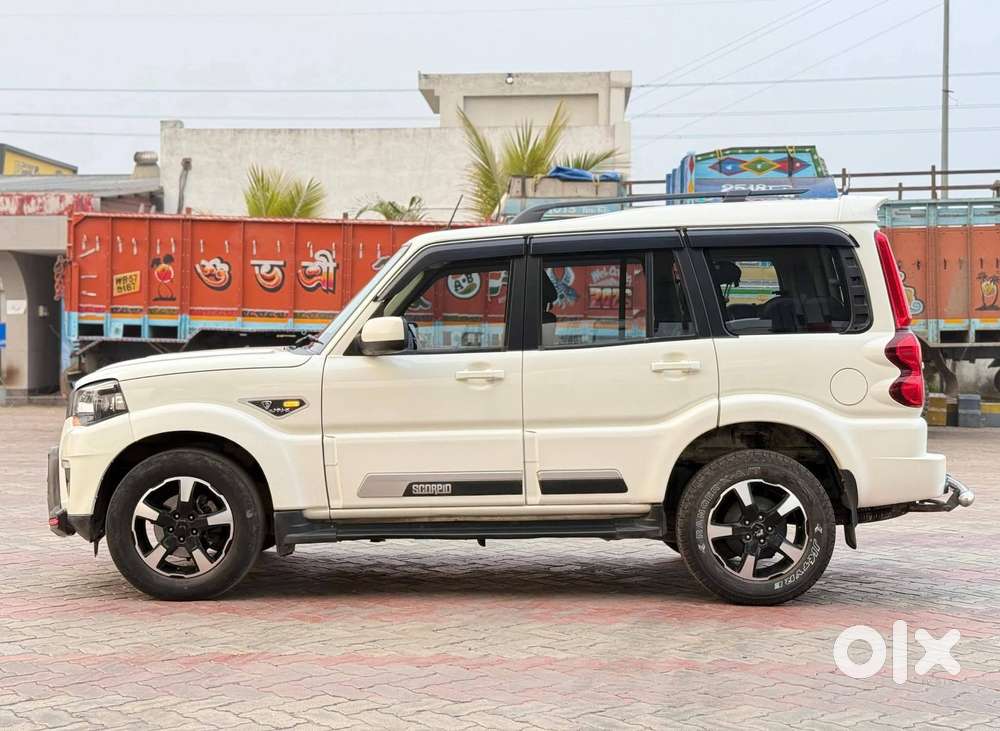 Mahindra Scorpio Classic 2.2 S 11 Mt 7 Str, 2023, Diesel