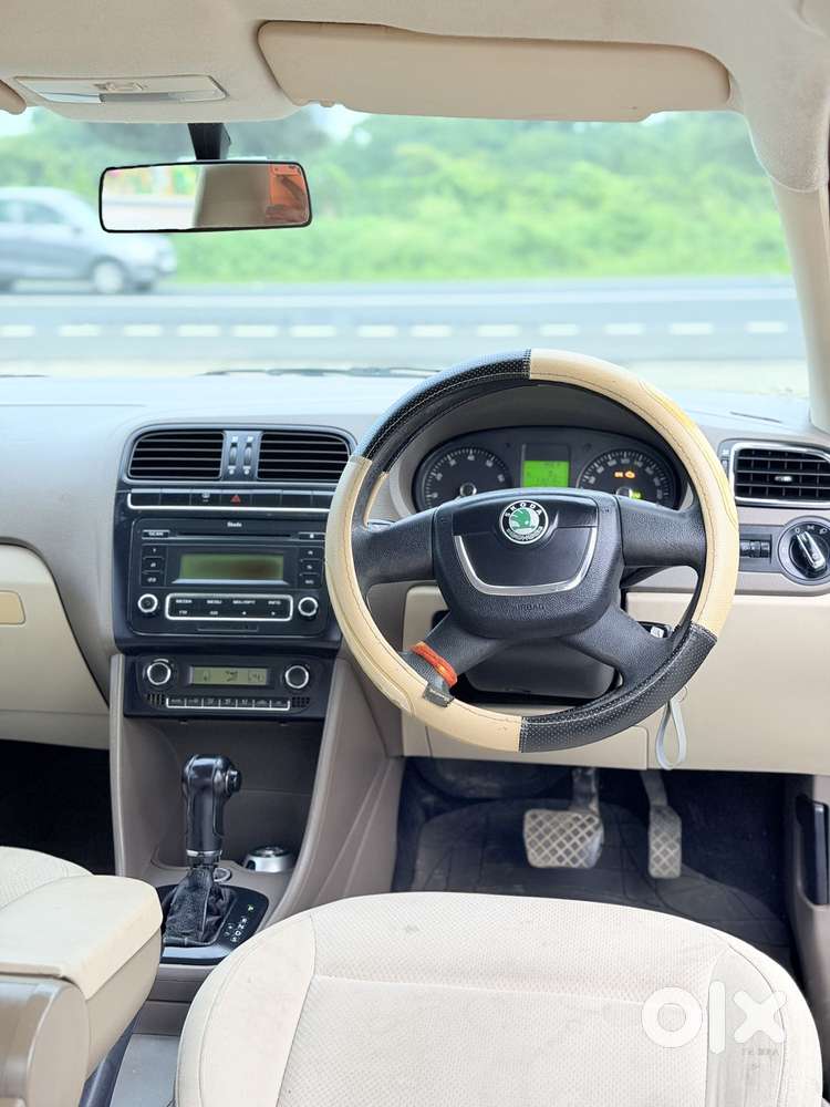 Skoda Rapid 1.6 Mpi At Elegance, 2012, Petrol