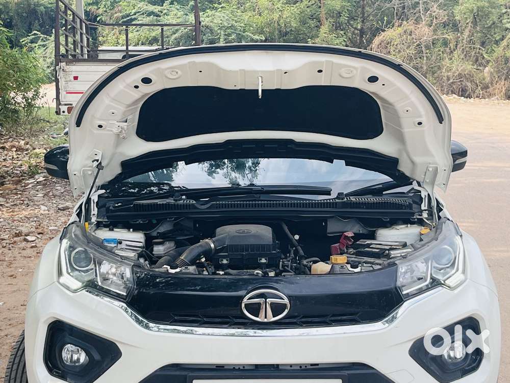 Tata Nexon, 2023, Petrol