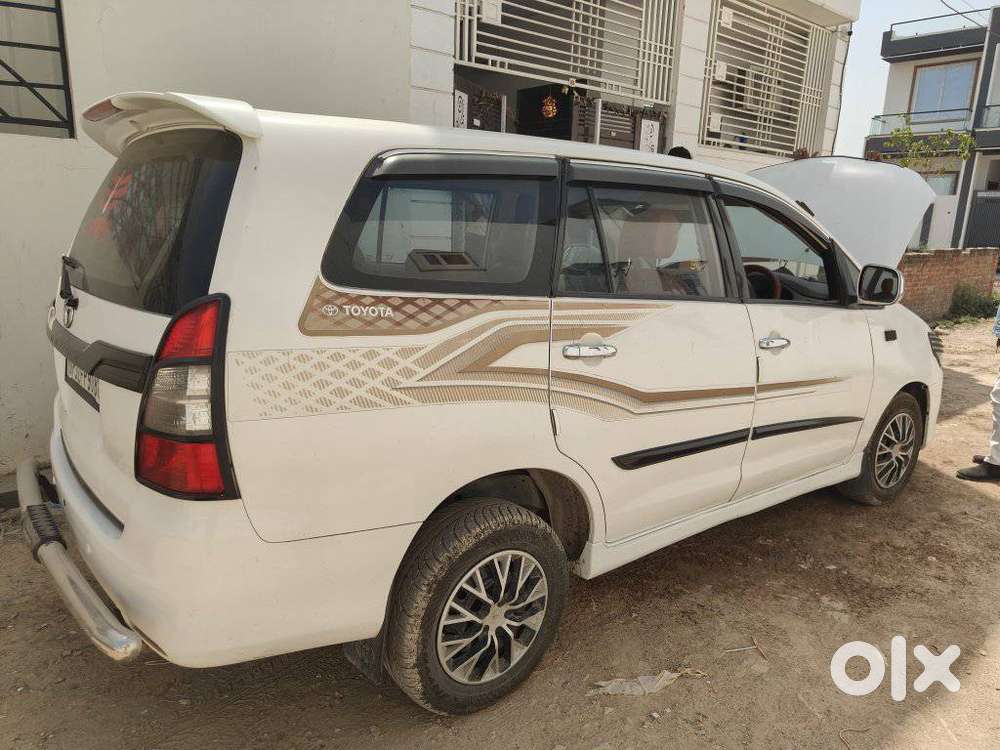 Toyota Innova 2.5 G (diesel) 8 Seater, 2014, Diesel