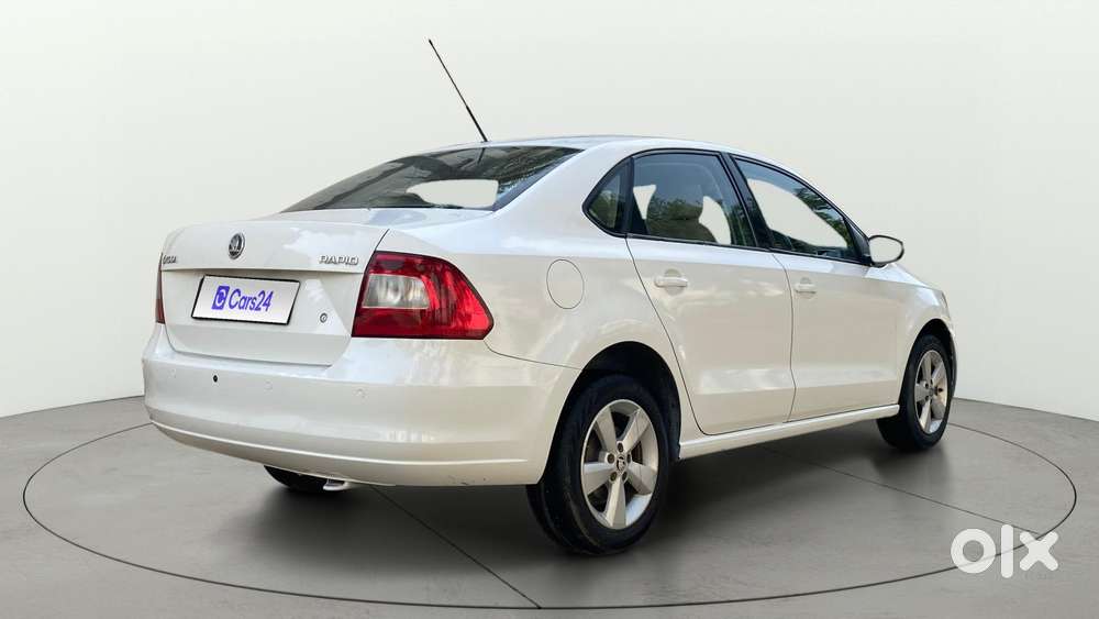 Skoda Rapid 1.5 Tdi Ambition, 2015, Diesel