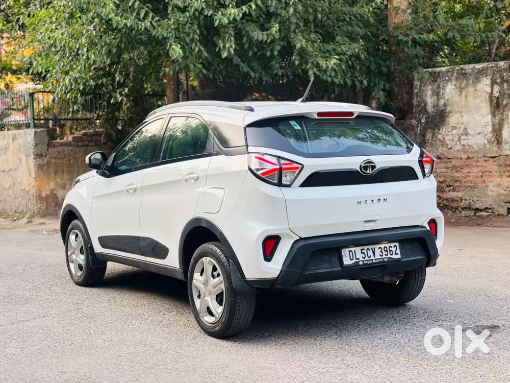 Tata Nexon 1.2 Revotron Xma, 2023, Petrol