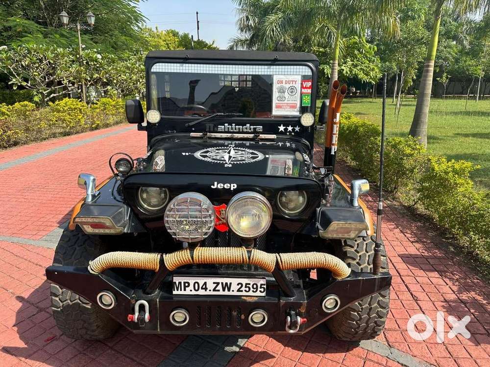 Mahindra Jeep Fully Air Condition Ready To Drive.