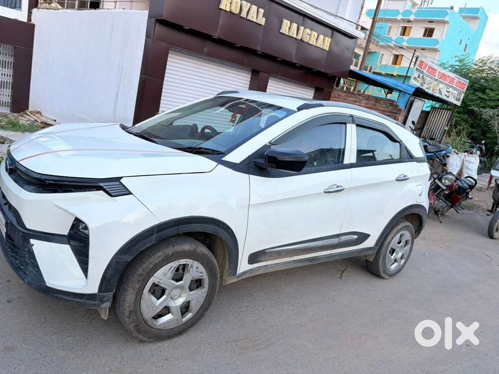 Tata Nexon Petrol 2024 With Sunroof