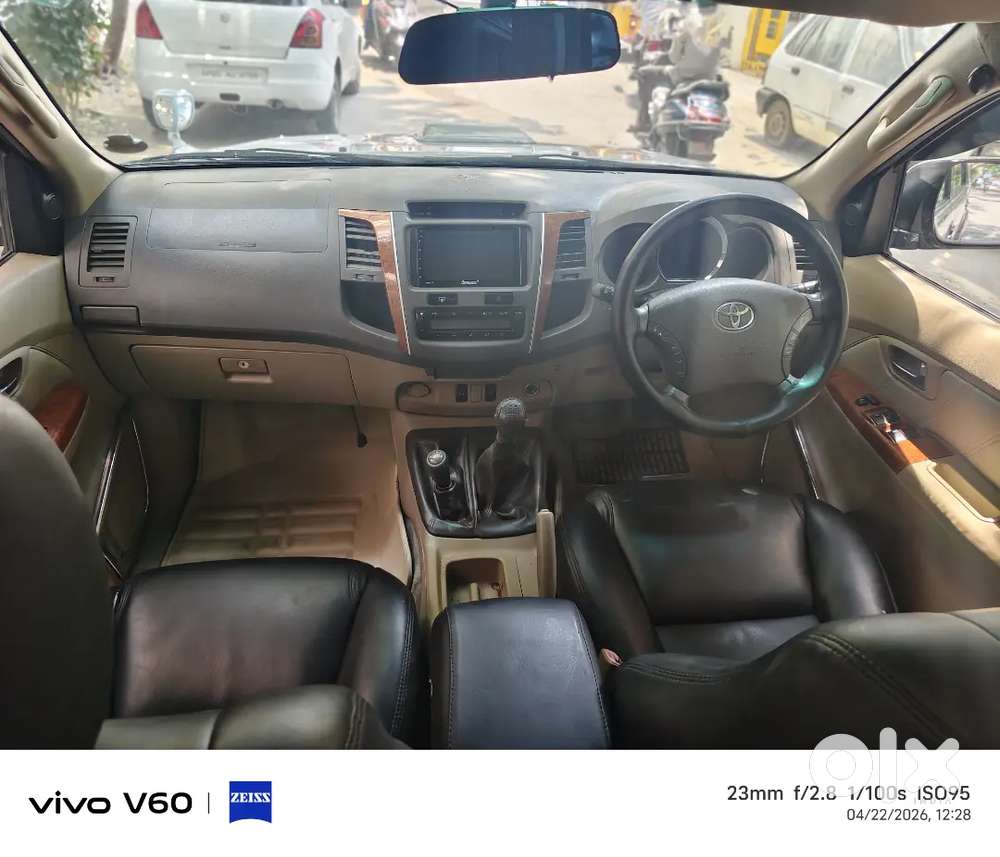 Toyota Fortuner 4x4 2011 Manual8