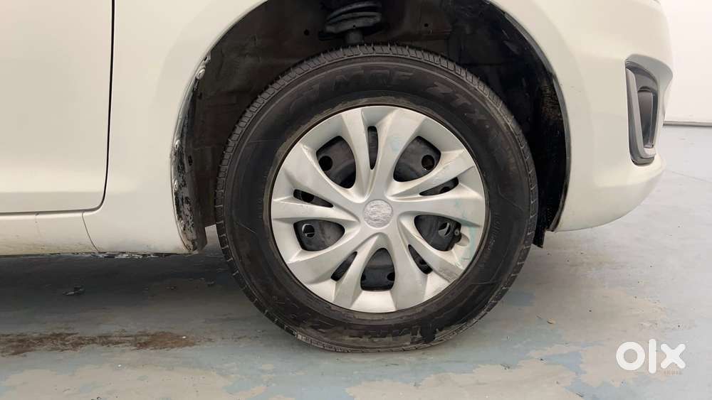 Maruti Suzuki Swift Vxi Optional, 2017, Petrol