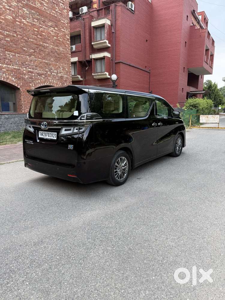 Toyota Vellfire Vip &ndash; Executive Lounge, 2023, Cng & Hybrids