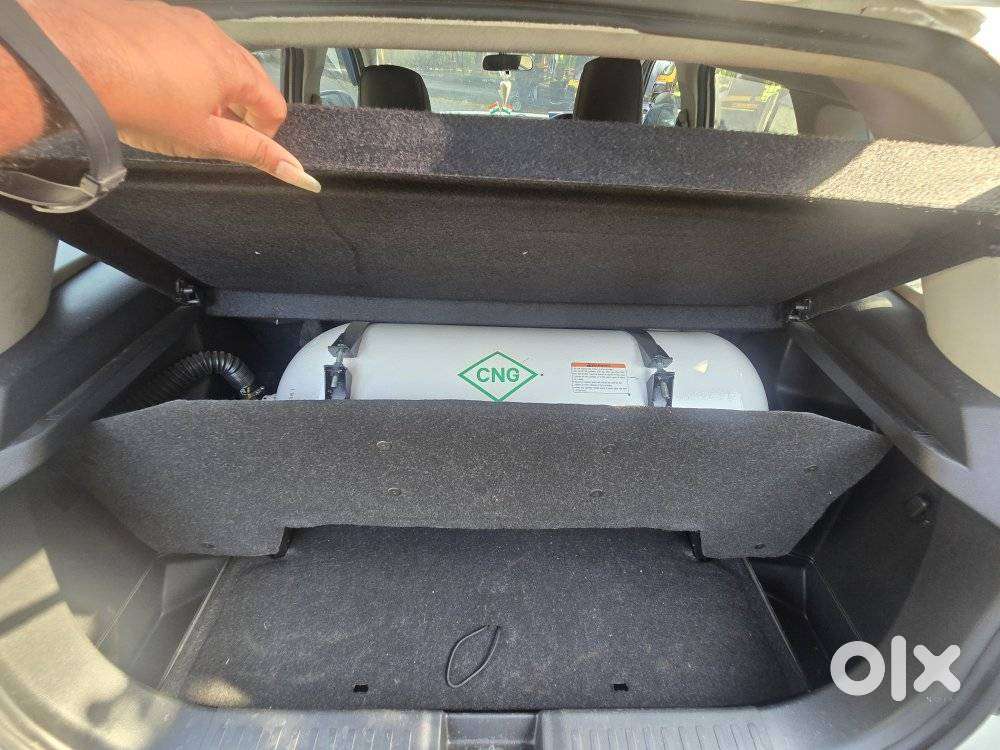 Maruti Suzuki Brezza 1.5 Vxi Cng, 2023, Cng & Hybrids