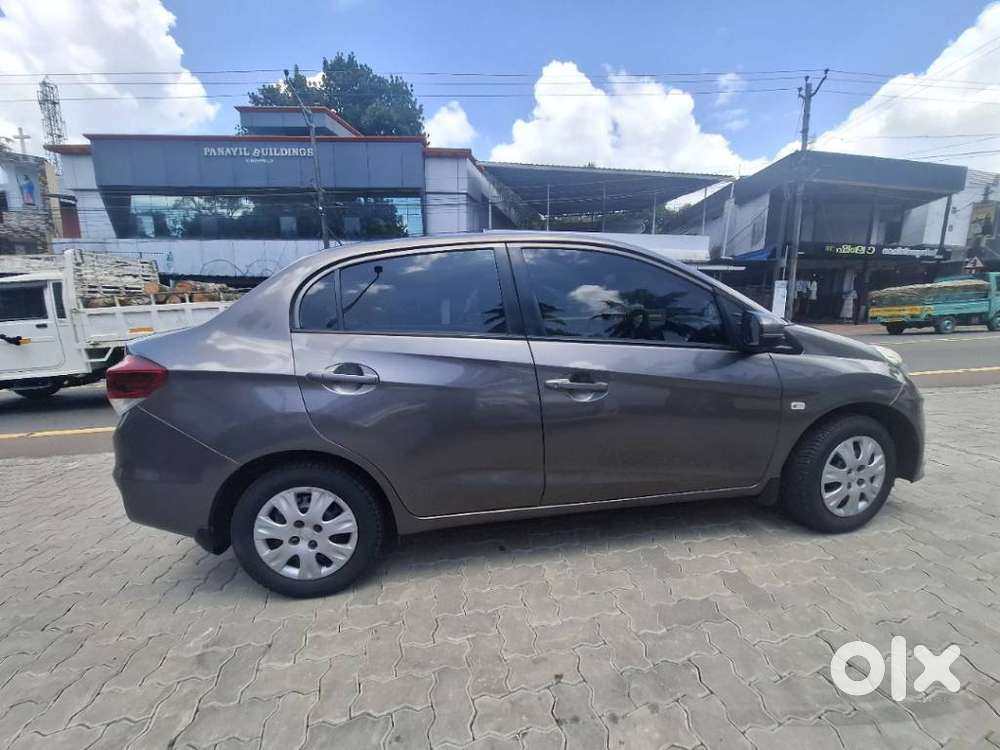Honda Amaze, 2015
