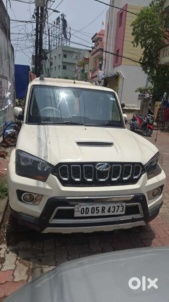 Mahindra Scorpio S10 Diesel 2015