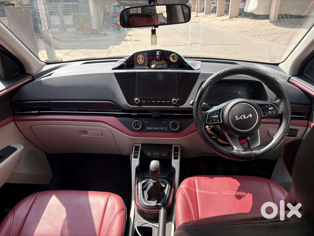 Kia Carens 1.5 Prestige 7 Str, 2023, Petrol