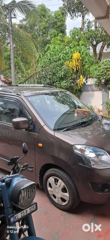 Single Owner Vehicle With No Issues And Metalic Chocolate Colour