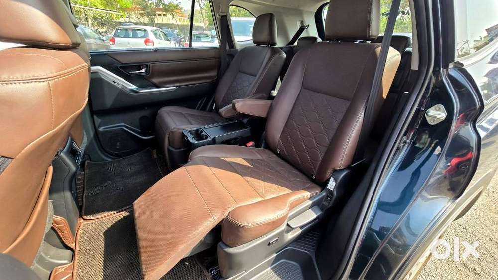 Toyota Innova Hycross 2.0 Vx Hybrid 7 Str, 2025, Petrol