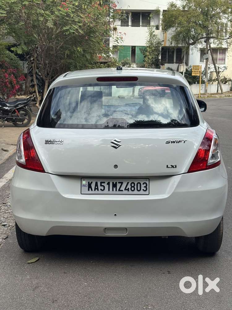 Maruti Suzuki Swift Lxi Optional-o, 2011, Petrol