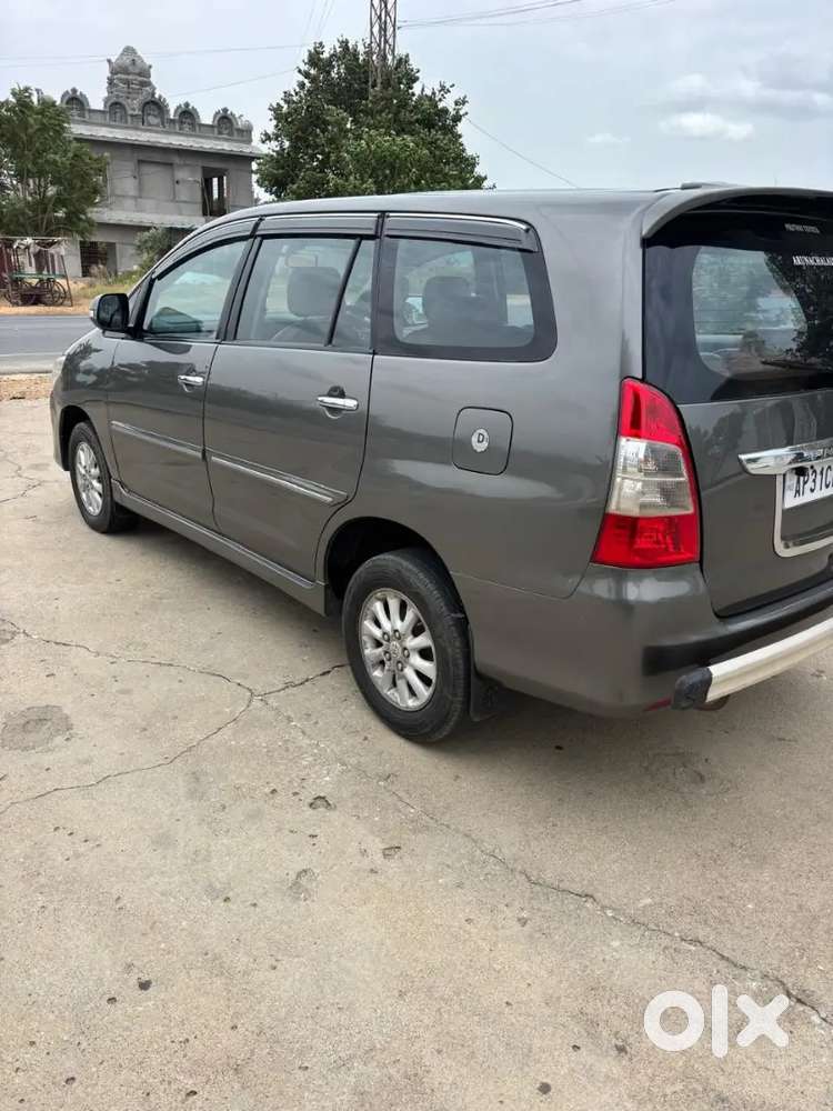 Toyota Innova 2013