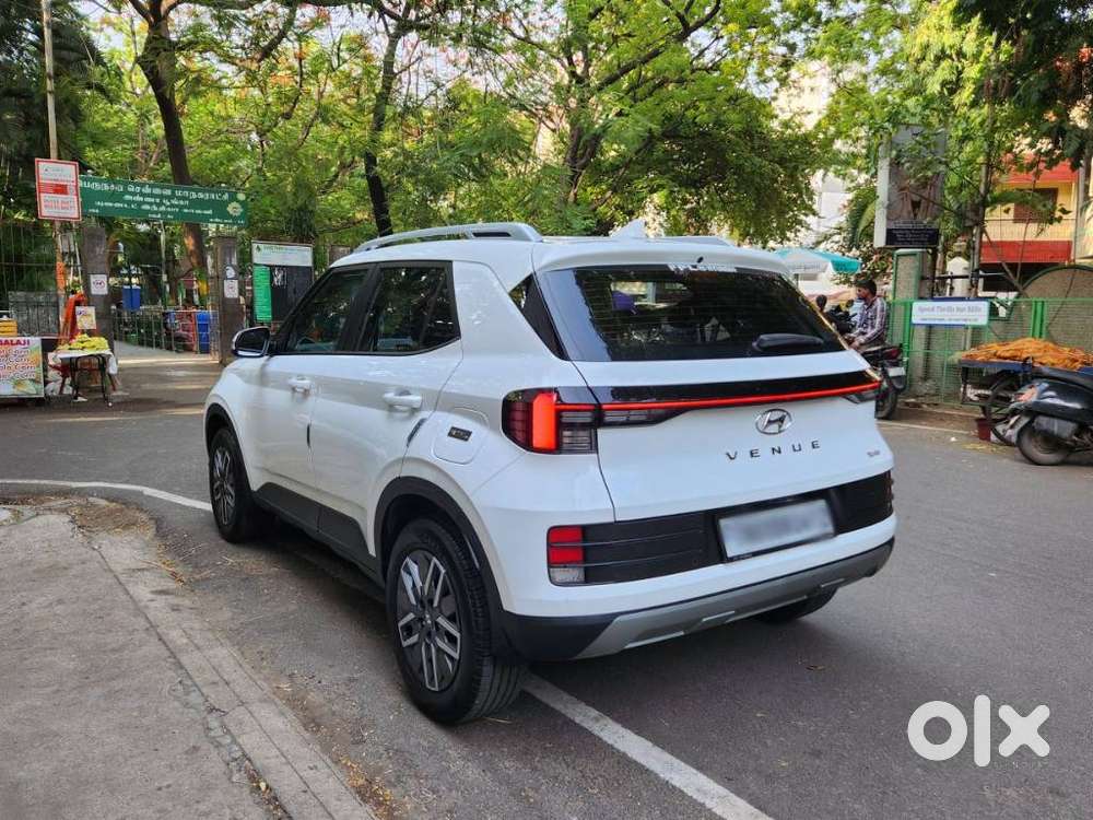 Hyundai Venue 1.0 S (o) Turbo Dct, 2025, Petrol