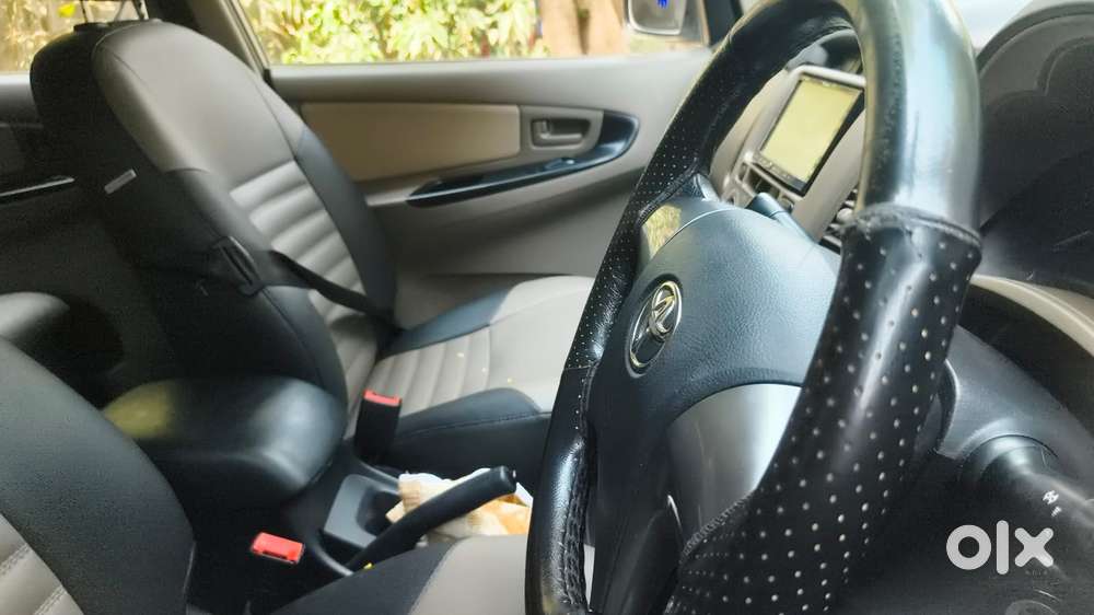 Toyota Innova 2.5 G (diesel) 8 Seater, 2015, Diesel