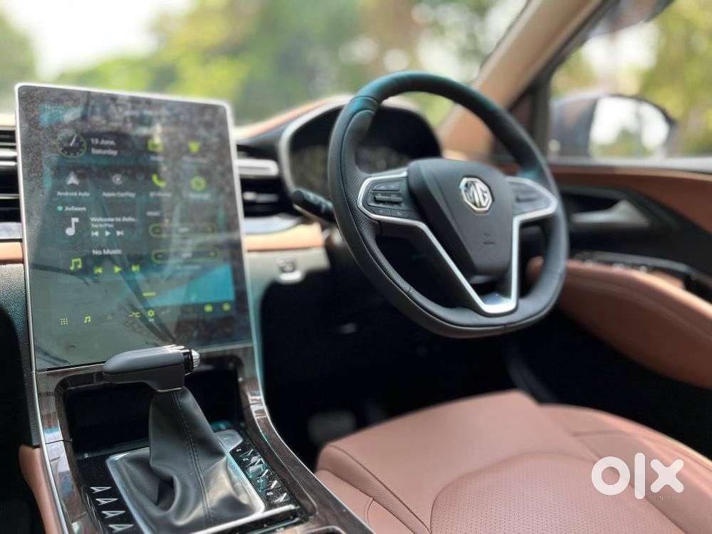 Mg Hector Plus Sharp Pro 1.5 Turbo Petrol Cvt 7 Str, 2025, Petrol