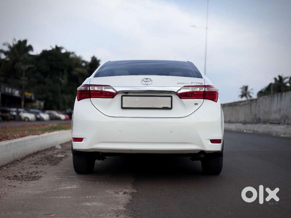 Toyota Corolla Altis 2013-2017 G At, 2015, Petrol