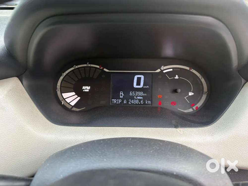 Nissan Magnite 1.0 Xv, 2022, Petrol