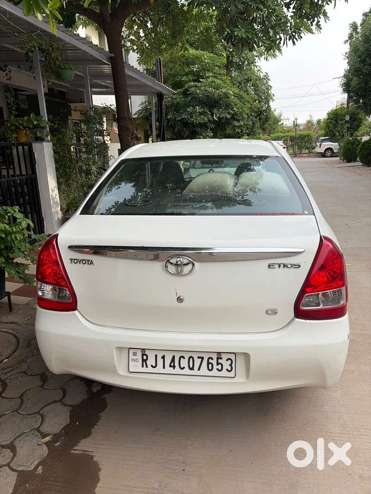 Toyota Etios G Exclusive 2012