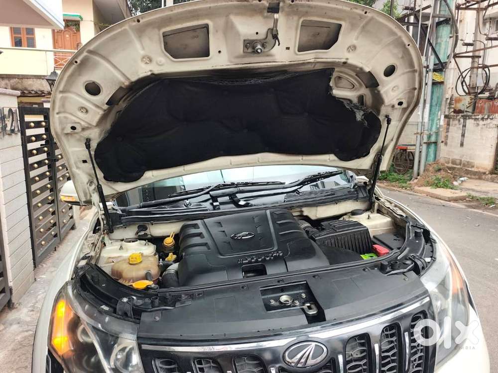 Mahindra Xuv500 W10 2017