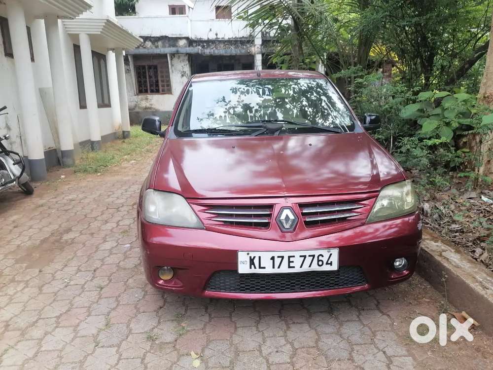 Accident: No
Condition: Good Condition 
Colour: Red
Bluetooth:yes