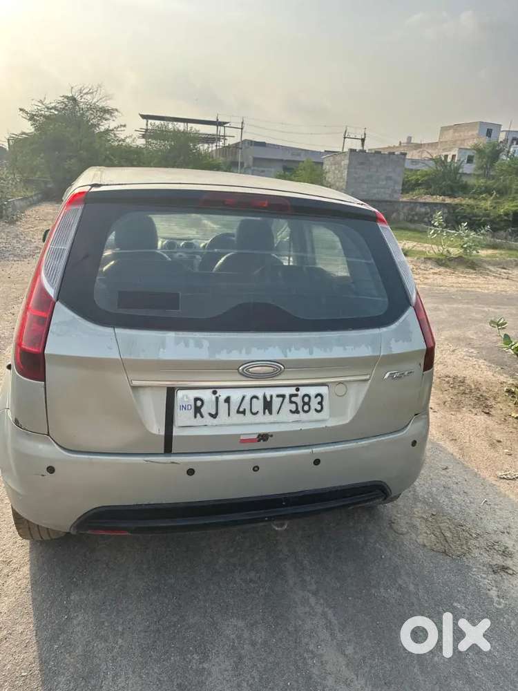 Ford Figo Zxi Petrol 2012