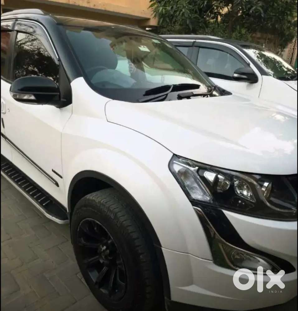 Mahindra Xuv500 2017 Diesel 100000 Km Driven