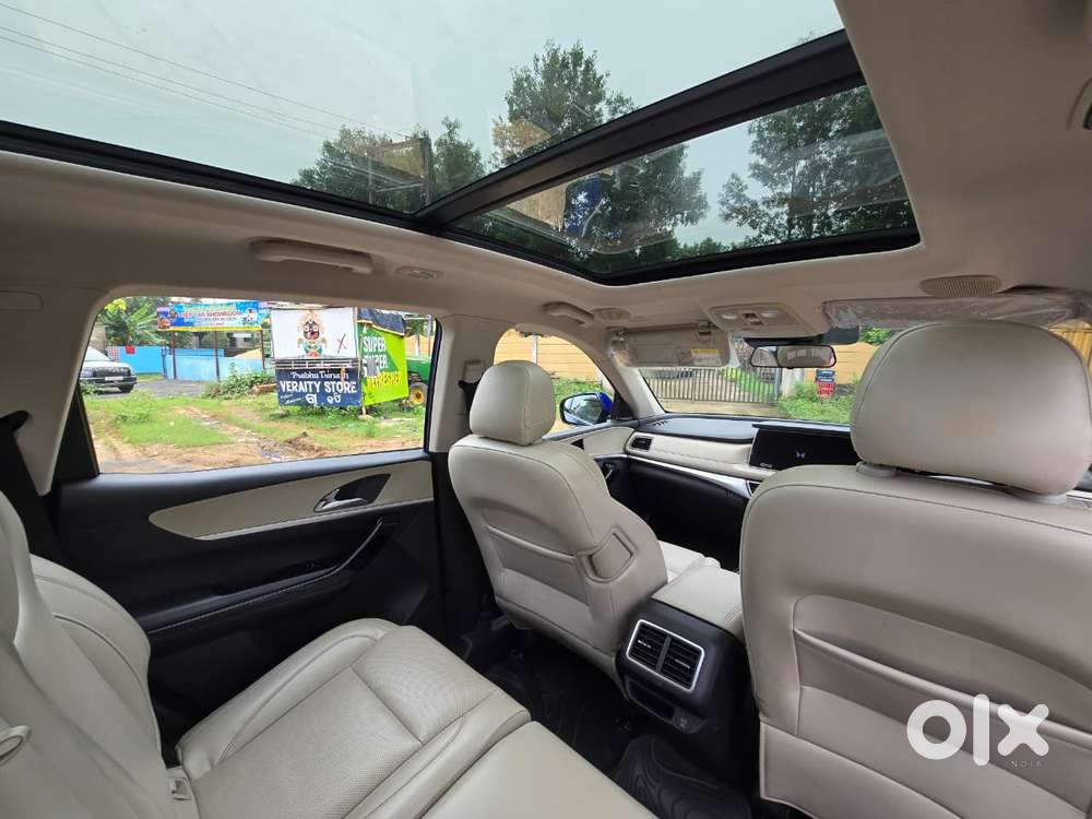 Mahindra Xuv700 2.2 Ax 7 Diesel At Luxury Pack Str Awd, 2023, Diesel