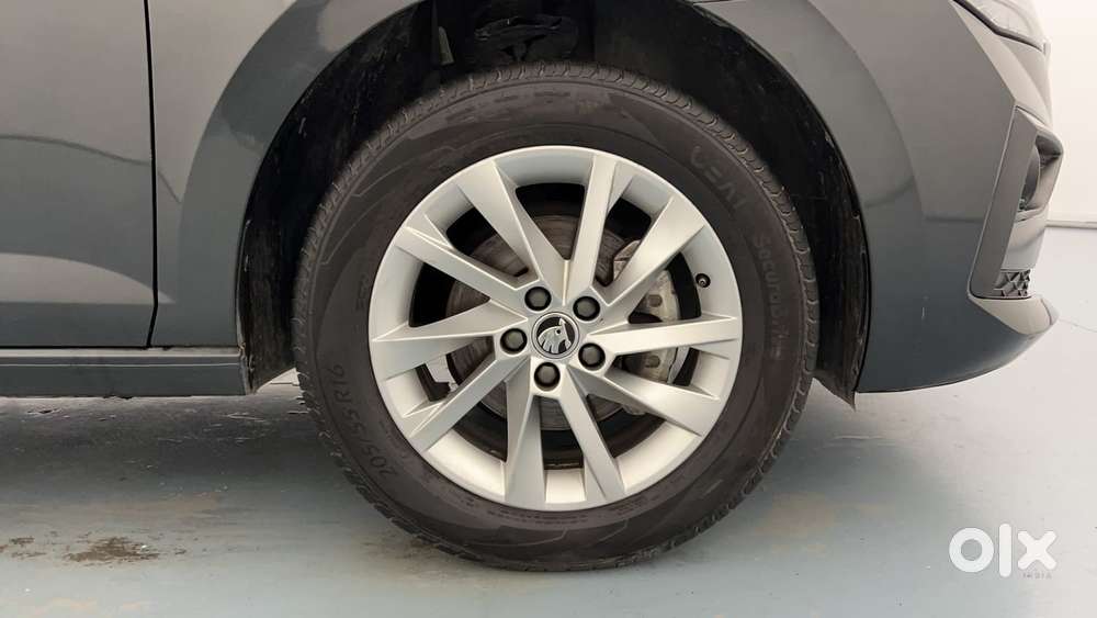 Skoda Slavia Ambition 1.0l Tsi Mt, 2025, Petrol