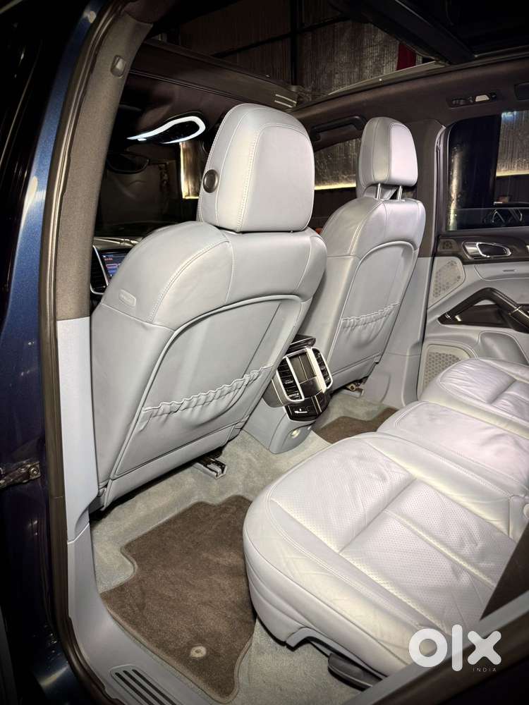 Porsche Cayenne Base, 2013, Petrol