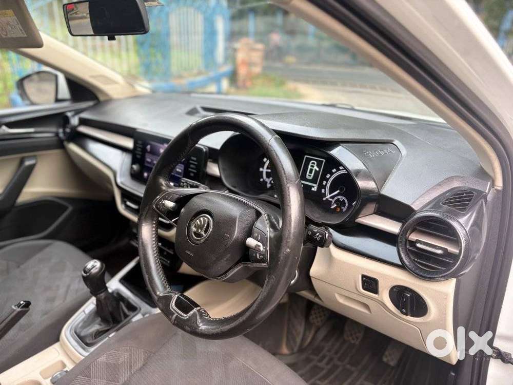 Skoda Slavia Ambition 1.5l Tsi Mt, 2023, Petrol