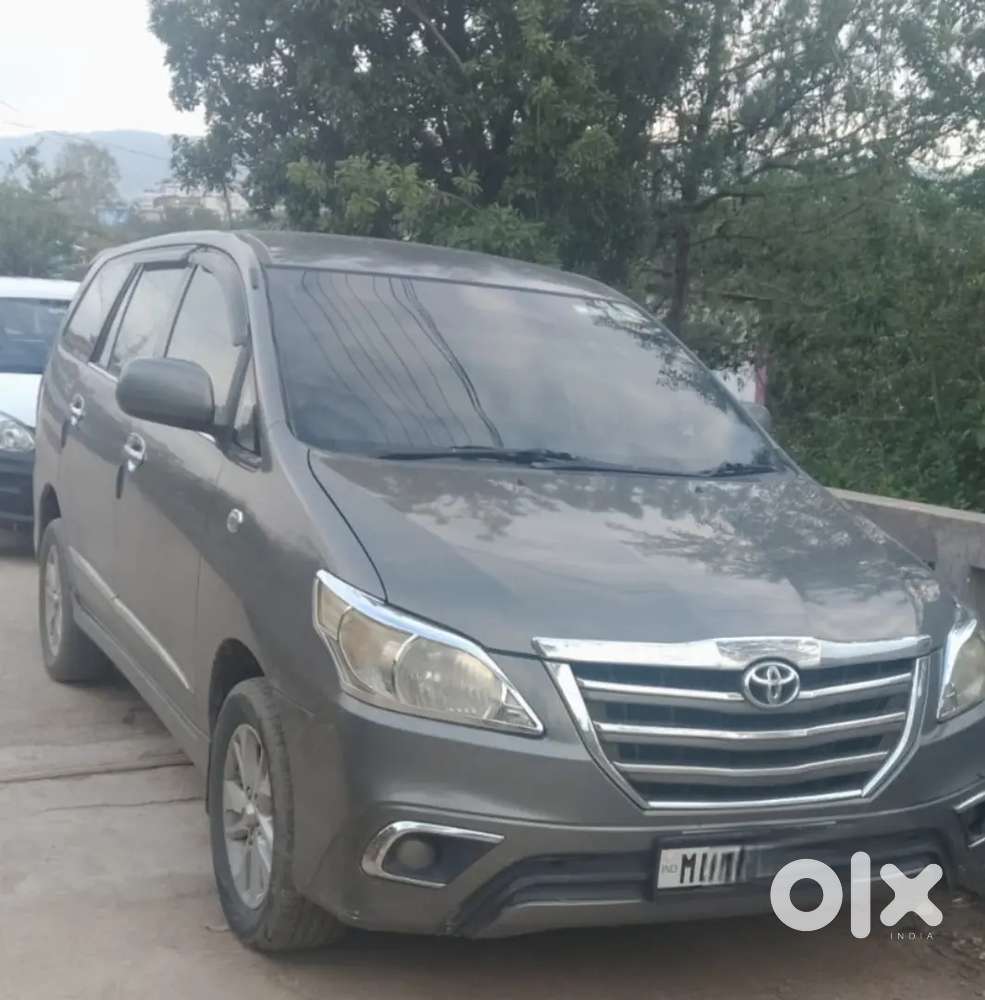 Toyota Innova 2015