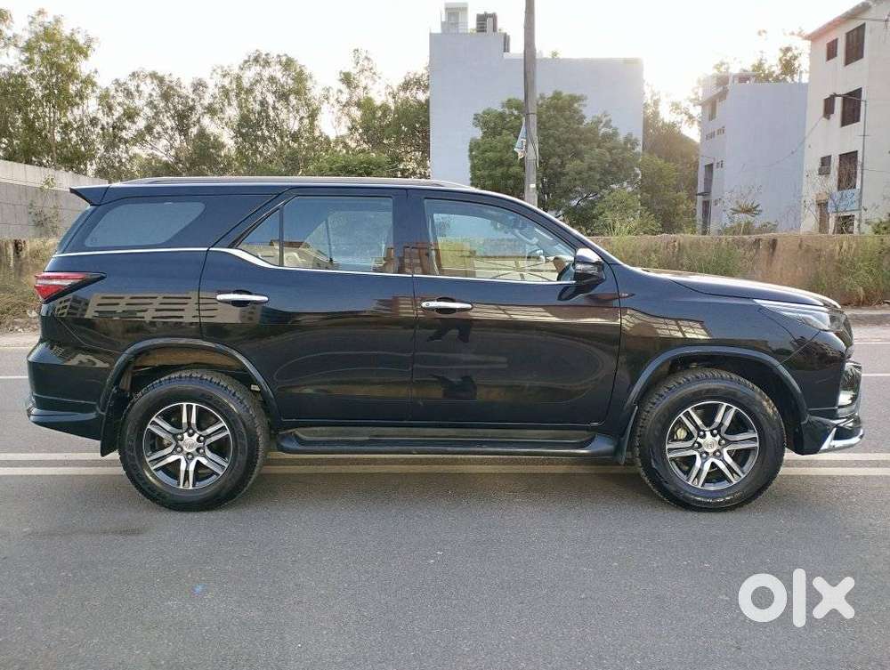 Toyota Fortuner 4x2 At 2.7 Petrol, 2025, Petrol