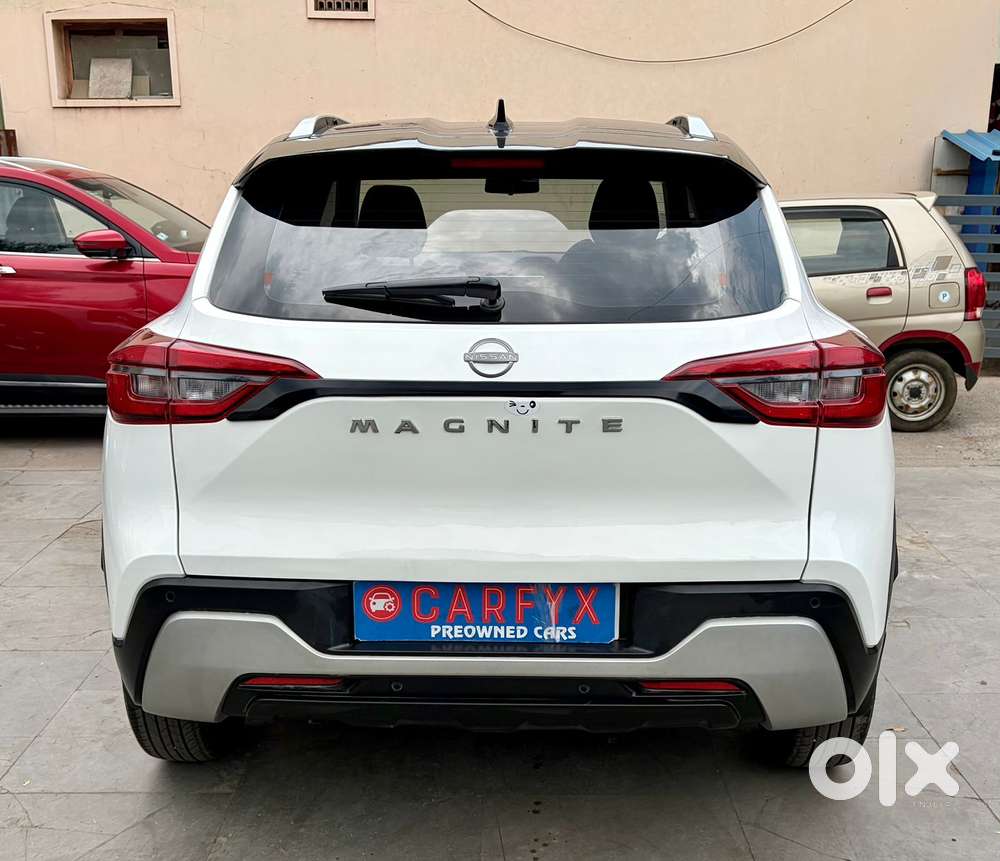 Nissan Magnite 1.0 Xv Premium, 2023, Petrol